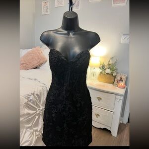 Black and Green Strapless Sweetheart Bodycon Dress worn once